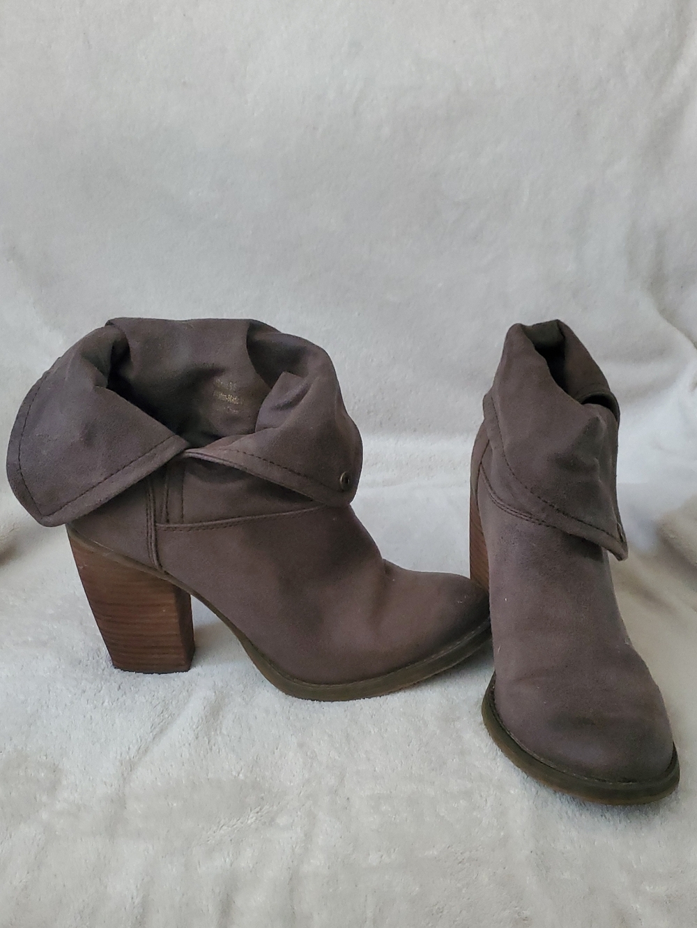 Women's Fold-Over Faux Suede Ankle Boots in Gray